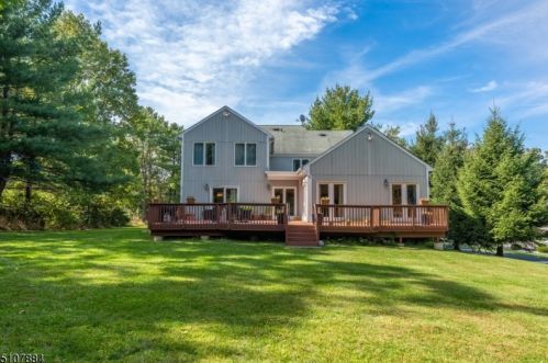 2 Brookview Cir, Dover NJ  07869-4636 exterior
