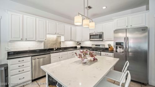 221 Cedar St, Oakhurst, NJ 07755-1509