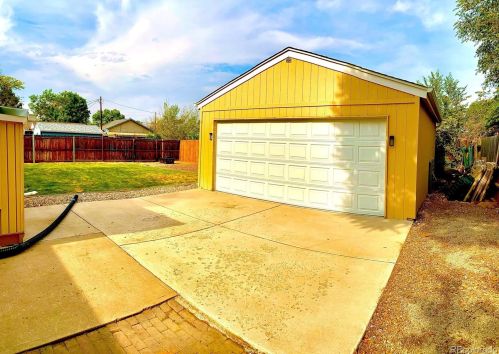 2250 Zuni St, Englewood CO  80110-1058 exterior