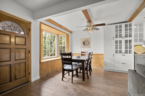 3637 Fairesta St, Glendale CA 91214-1804 exterior