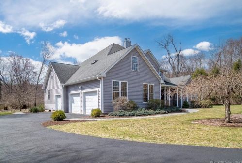 38 Birchwood Ln, Woodbury, CT 06798-3135