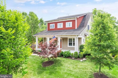 109 Monroe Hill Ct, Herndon, VA 20170-4687