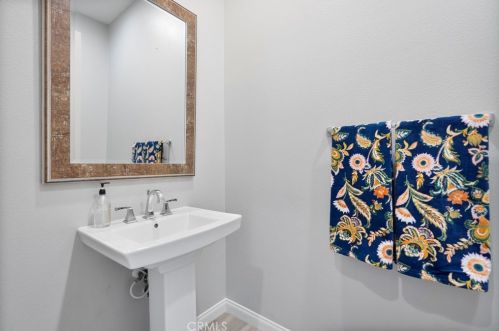 7756 Kingdom Dr, Riverside CA  92506 exterior