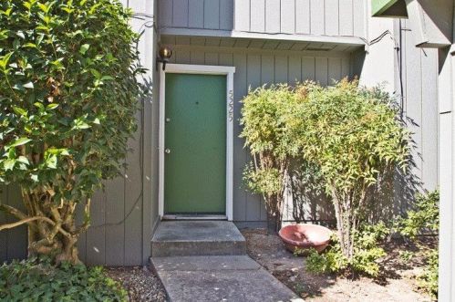 5225 Lake Knoll Ln, Fair Oaks, CA 95628-3522