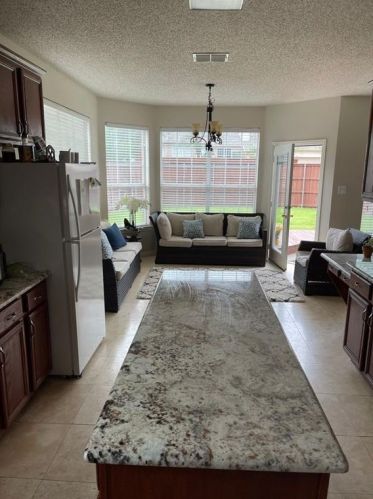9601 Cliffside Dr, Irving TX  75063-5035 exterior