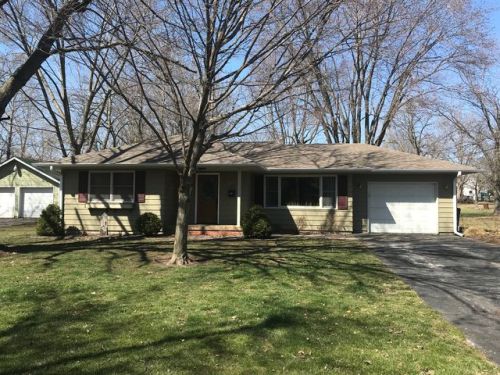 215 Wabash Ave, Fountain Green, IL 62321-1235