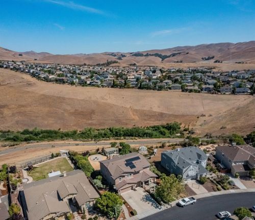 378 Piercy Dr, Benicia, CA 94510-3968