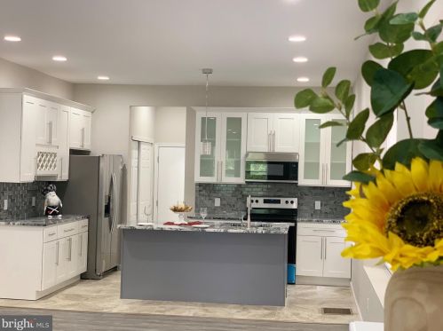 5316 12th St, Philadelphia, PA 19141-2902