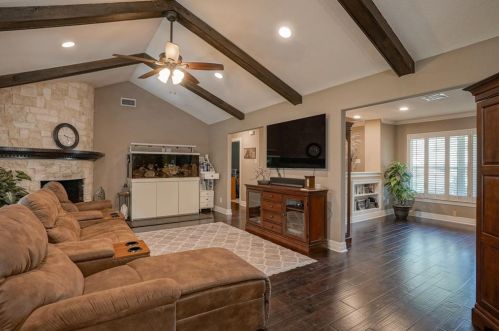 2021 Willowwisp, Taylor Lake Village TX  77586-3312 exterior