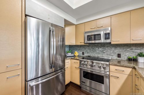 1837 Kalakaua Ave, Honolulu, HI 96815-1517
