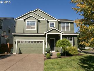 14569 Thornapple Ln, Portland, OR 97267-1979