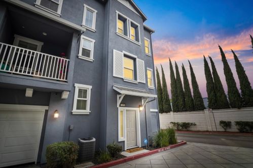 1375 De Altura Cmns, San Jose, CA 95126-5202