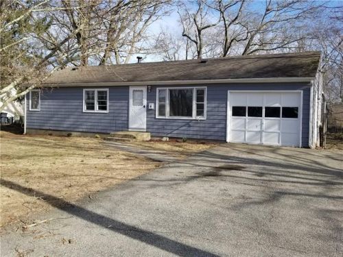 80 Landis Dr, Warwick, RI 02818-4508