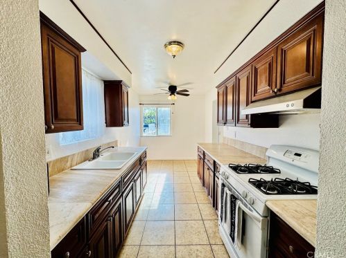 1622 Grand Ave, Escondido, CA 92027-3115