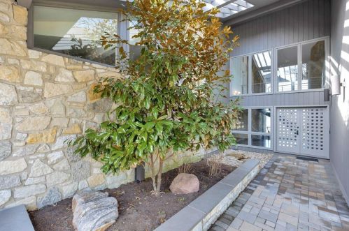 691 Chardonnay Rdg, Cincinnati, OH 45226-1732