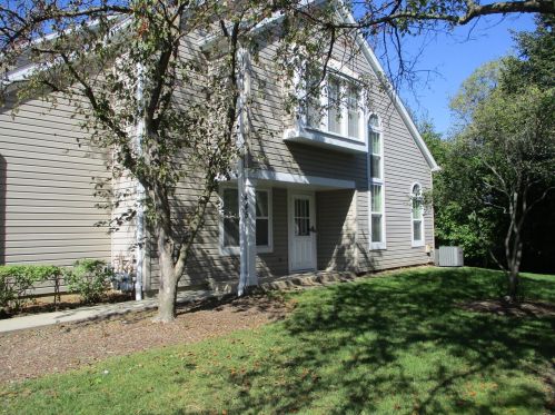 445 Kilkenny Ct, Carol Stream, IL 60188-6013