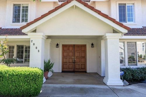 2008 Canyon Lake Dr, Modesto, CA 95355-1886