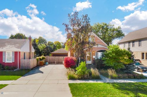 7103 Keeney St, Niles IL  60714-3039 exterior