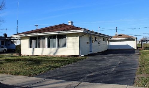 10 Jeffery Ave, Wheeling, IL 60090-4816