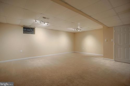 9 Mill Pond Dr, Lancaster PA  17603-7412 exterior