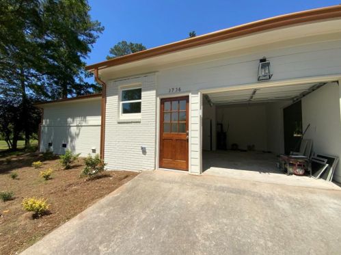 3736 Calmer Cir, Atlanta GA  30344-6011 exterior