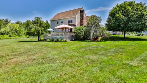 32 Greenfield Dr, Plaistow, NH 03865-2345