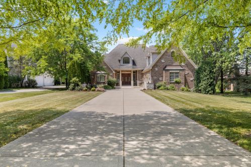 5926 Western Ave, Willowbrook, IL 60527-1865