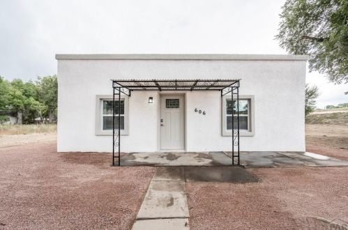 606 1st St, Pueblo, CO 81001-4006