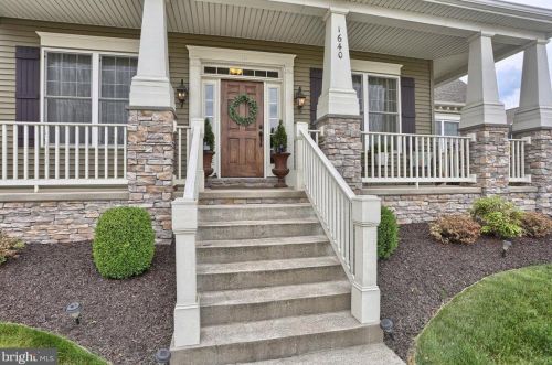 1640 Fairmont Dr, Harrisburg, PA 17111