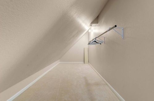 1007 Cyn Edge Dr, Austin TX  78733-2005 exterior