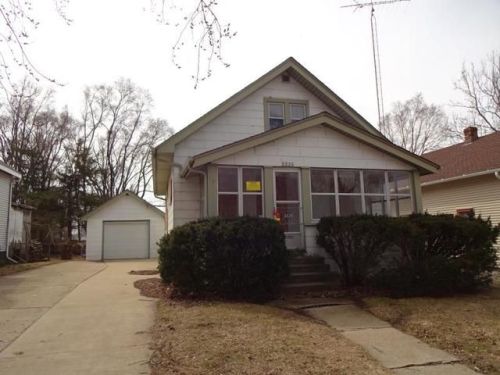 2225 18th Ave, Rockford, IL 61104-5535