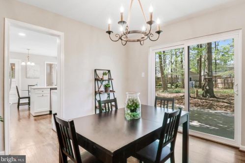 5502 Kings Park Dr, Springfield VA  22151-1106 exterior