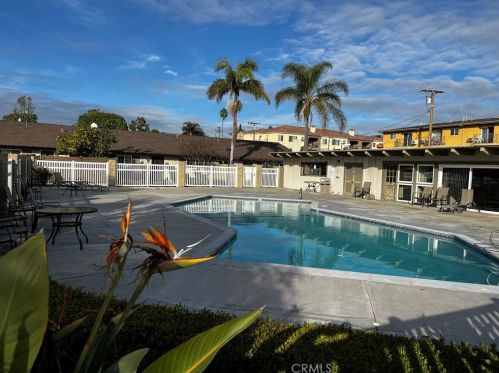 3139 Chapman Ave, Orange CA  92868-1702 exterior