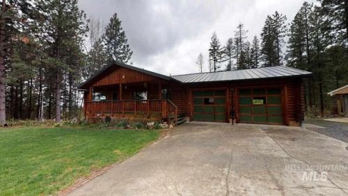 809 Park St, Helmer, ID 83823