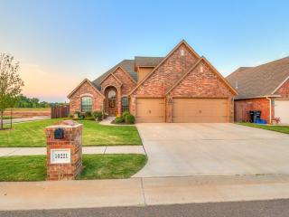 10221 25th St, Yukon, OK 73099-5163