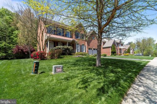 6070 Deer Ridge Trail Ct, Springfield, VA 22150-1050