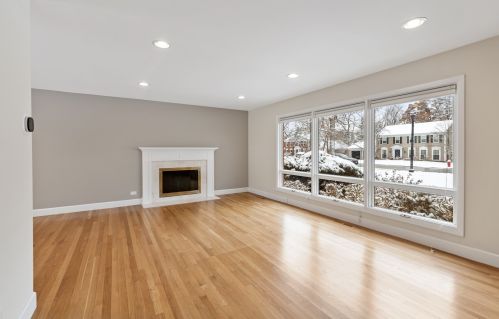 625 Bent Creek Rdg, Bannockburn, IL 60015-4528