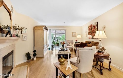 675 Oak Run Trl, Calabasas, CA 91377-5620