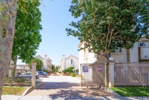 7221 Petrol St, Paramount CA  90723-5744 exterior