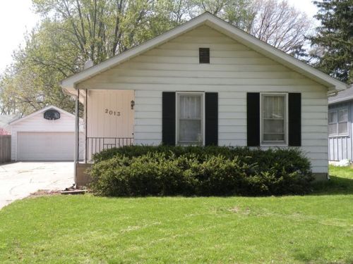 2013 Douglas Ave, Springfield IL  62704-3525 exterior