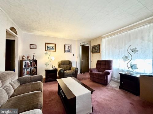 1113 Hunting Park Ave, Philadelphia PA 19140-2830 exterior