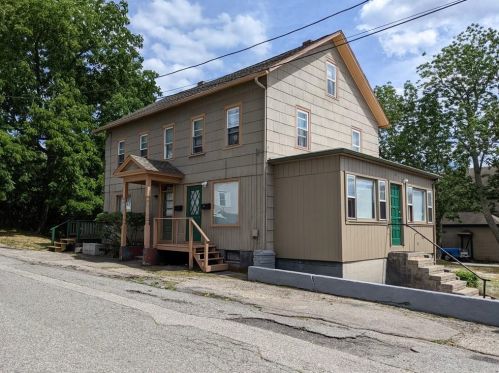 172 College St, Warwick, RI 02886-7166