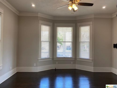 217 Humphreys St, Seguin TX  78155-4503 exterior