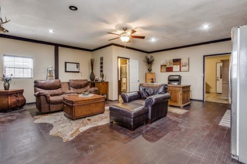 2664 Rose Hl Rd, Whitewright TX exterior