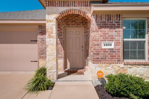 1306 Meadow Crest Dr, Princeton TX  75407 exterior