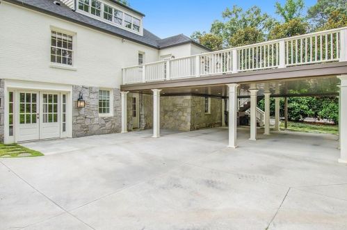 2654 Ellwood Dr, Atlanta GA  30305-3866 exterior