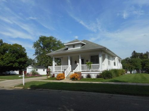 682 Rile St, Bushnell, IL 61422-1426