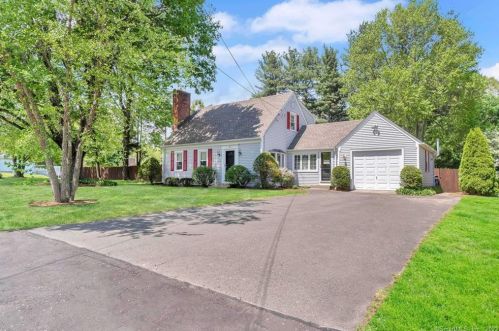 280 Elm St, Windsor Locks, CT 06096-2612
