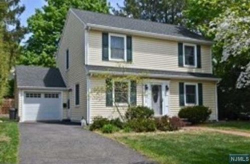 615 Maxwell Pl, Ridgewood, NJ 07450-5320