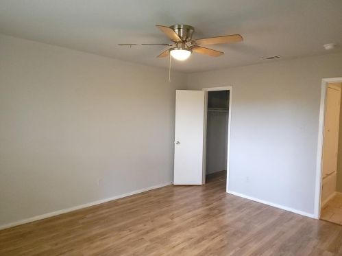 1128 Clark Rd, Cedar Hill, TX 75104-3243